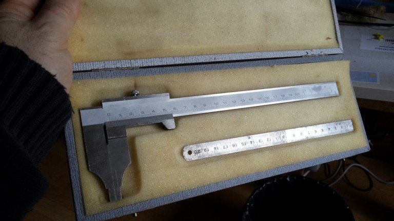 Le pied a coulisse dans sa boite