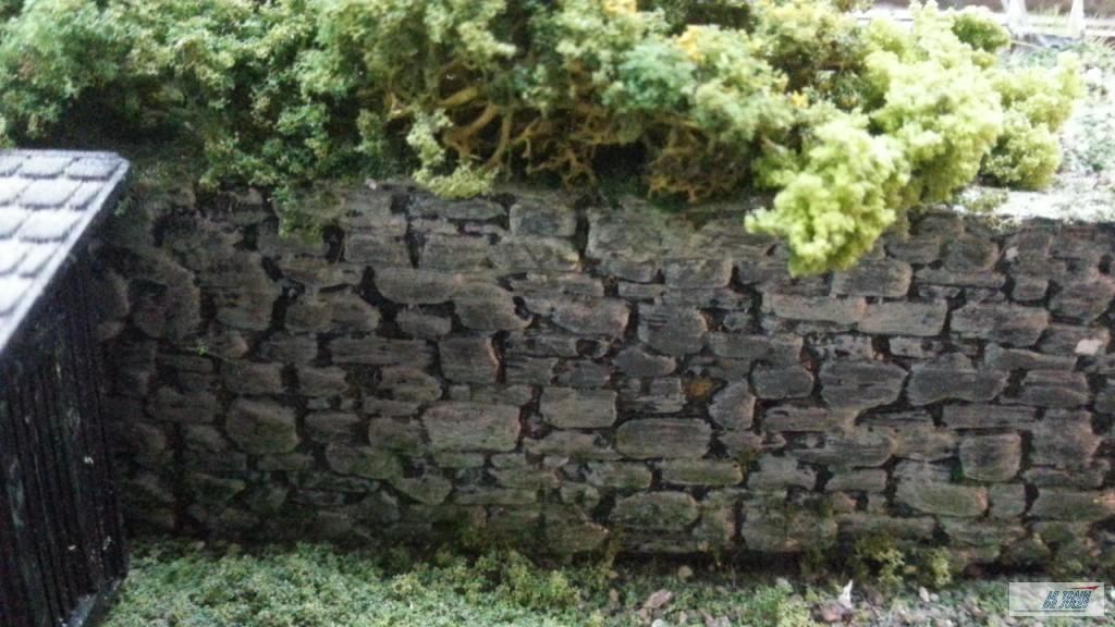 mur fait de pierres