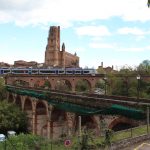 Viaduc ferroviaire d'Albi et rame Régiolis
