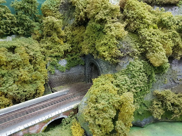 sortie gauche du tunnel