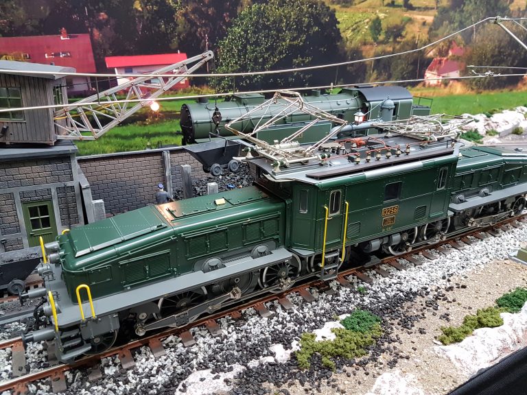 Réseau Espagnol 1/22 - la gare et le fer à repasser.