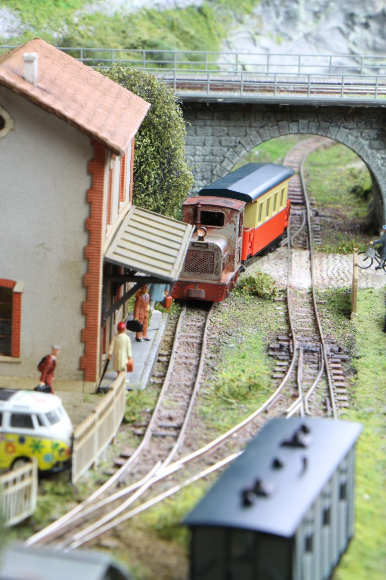 Arrivée du tortillard