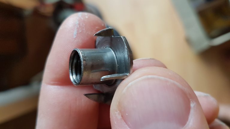 Ecrou M10 à ailettes